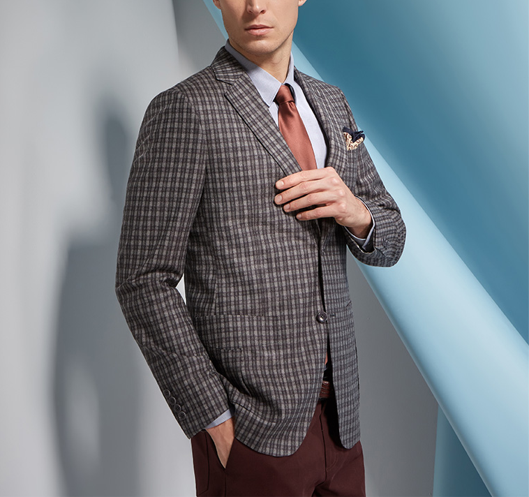 成都西服定制的色彩怎么搭配呢？那么定制高檔西裝要注意哪些問題？