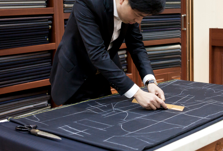 成都職業(yè)裝：量身定制工作服